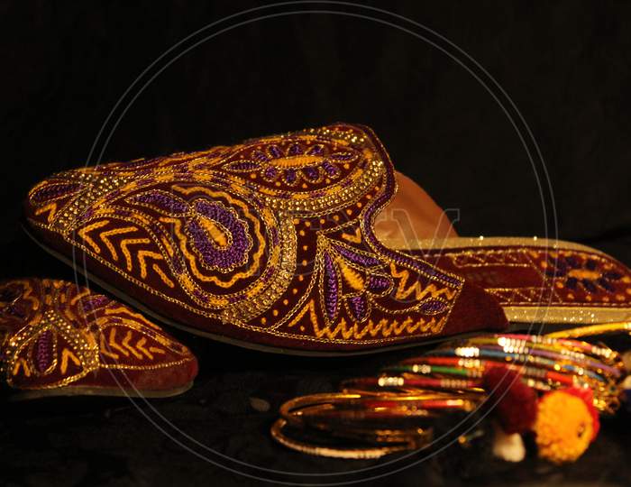 Traditional shoes