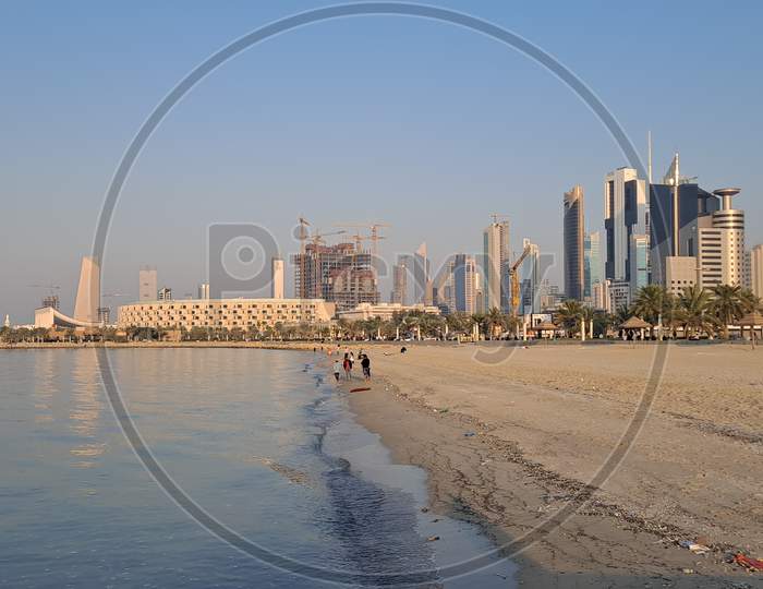 Kuwait maliya beach closelook