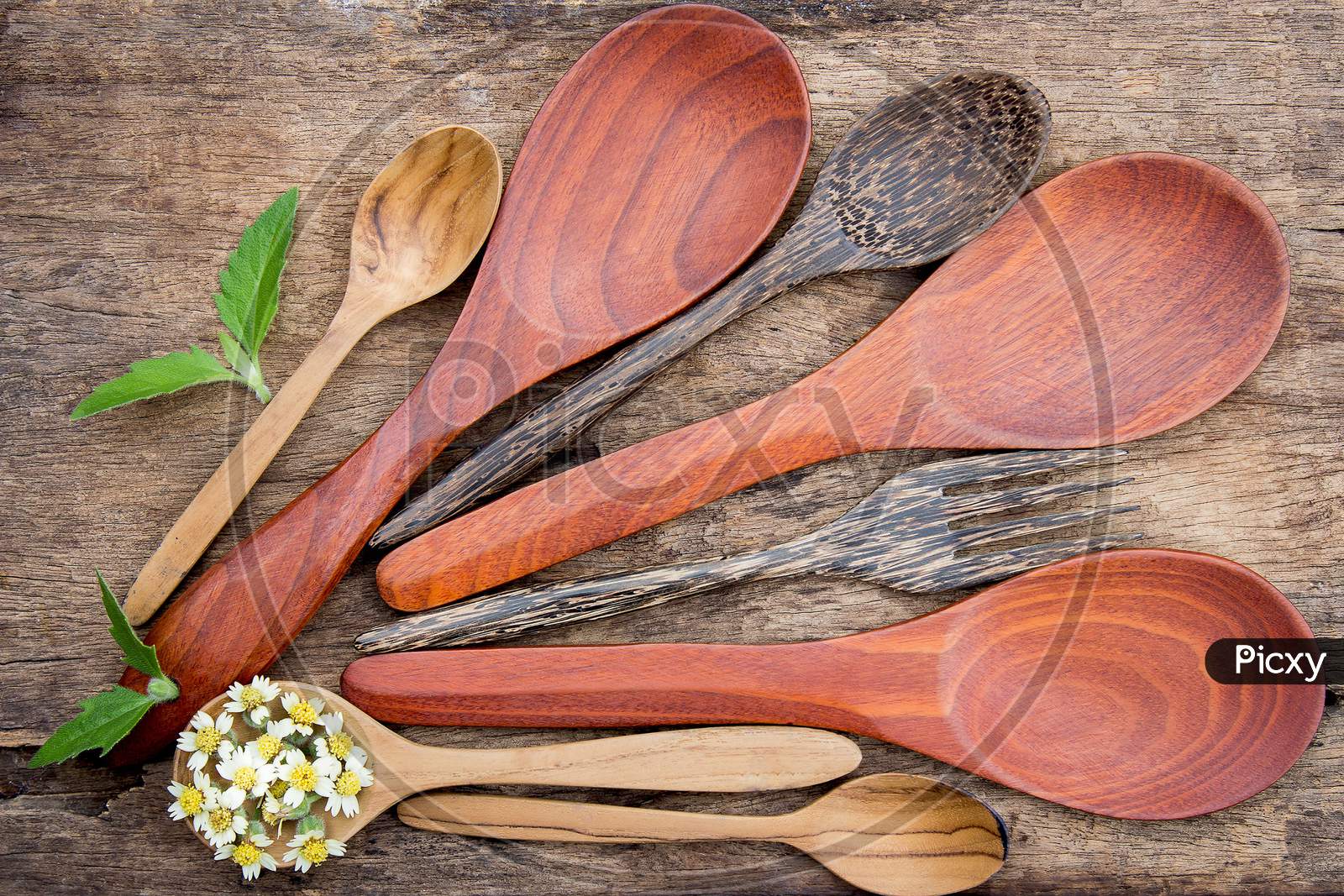 Natural Wooden Kitchen Cutlery