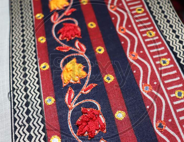 Hand Craft Design On Saree