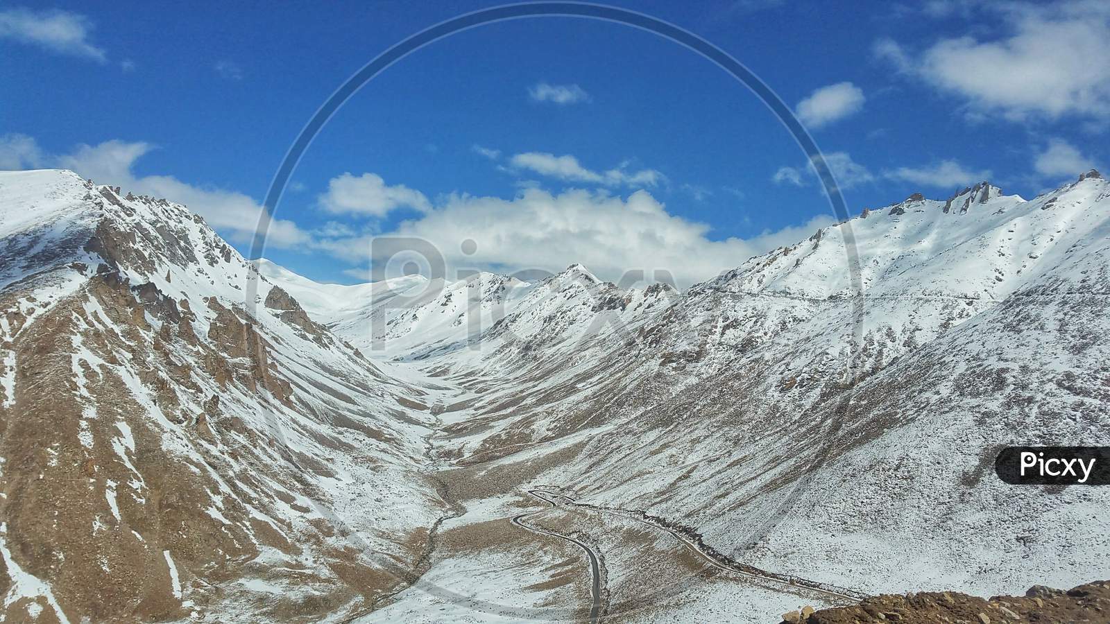 Enroute to Khardungla Pass, Ladakh