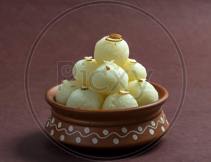Indian Sweet - Rasgulla In Clay Pot