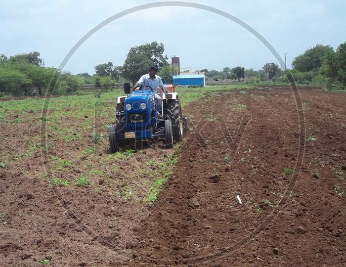 Tractor , Tractor Machinery , Agriculture Equipment In India , Farm Tools And Equipment , Tractor Sell In India , Tractor In Farm , New Tractor In India .