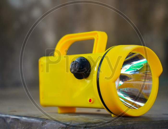 Electronic Super Bright Led Flashlight With Yellow Color For Emergency Traffic Or Parking Arrangement Tools.