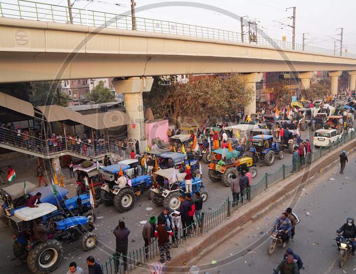 Republic Day Farmers' Tractory Rally near Nangloi T-Point Delhi