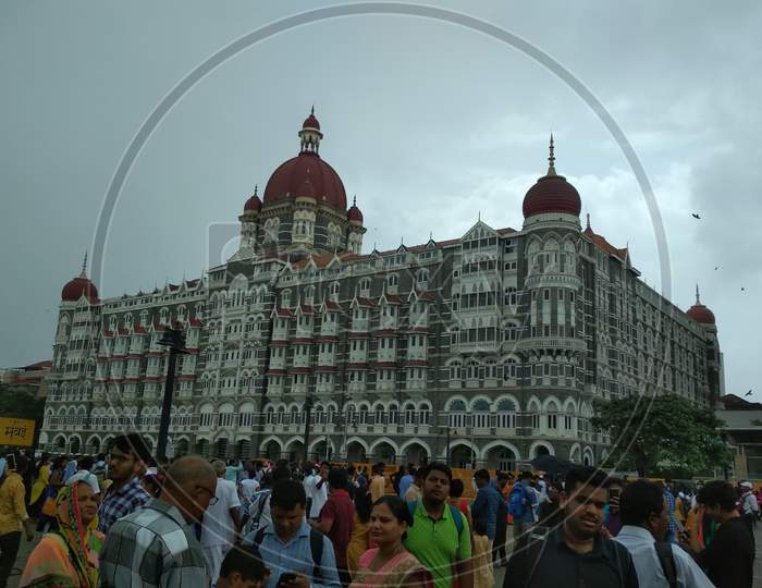 street photography with Taj hotel
