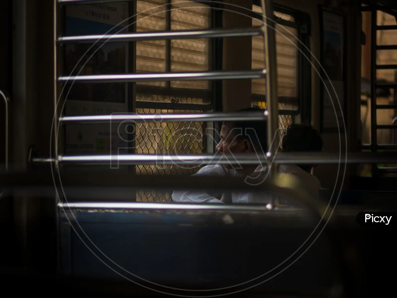 Unidentified Passengers Standing on the Doors of Running Local Train during  Rush Hours Editorial Stock Image - Image of speed, platform: 168031114