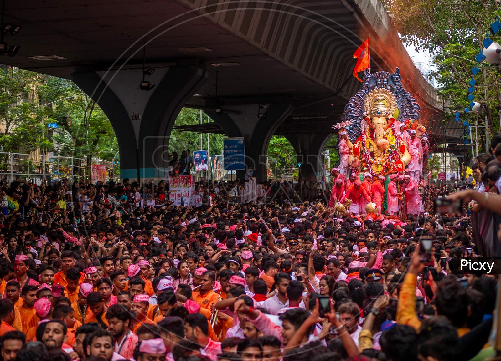 Thousands Of Devotees Bid Adieu To Lalbaugcha Raja In Mumbai During Ganesh Visarjan