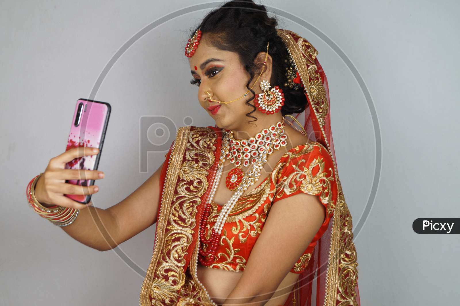 Tips to do Your Own Indian Wedding Makeup amp Hairstyle  SUGAR Cosmetics