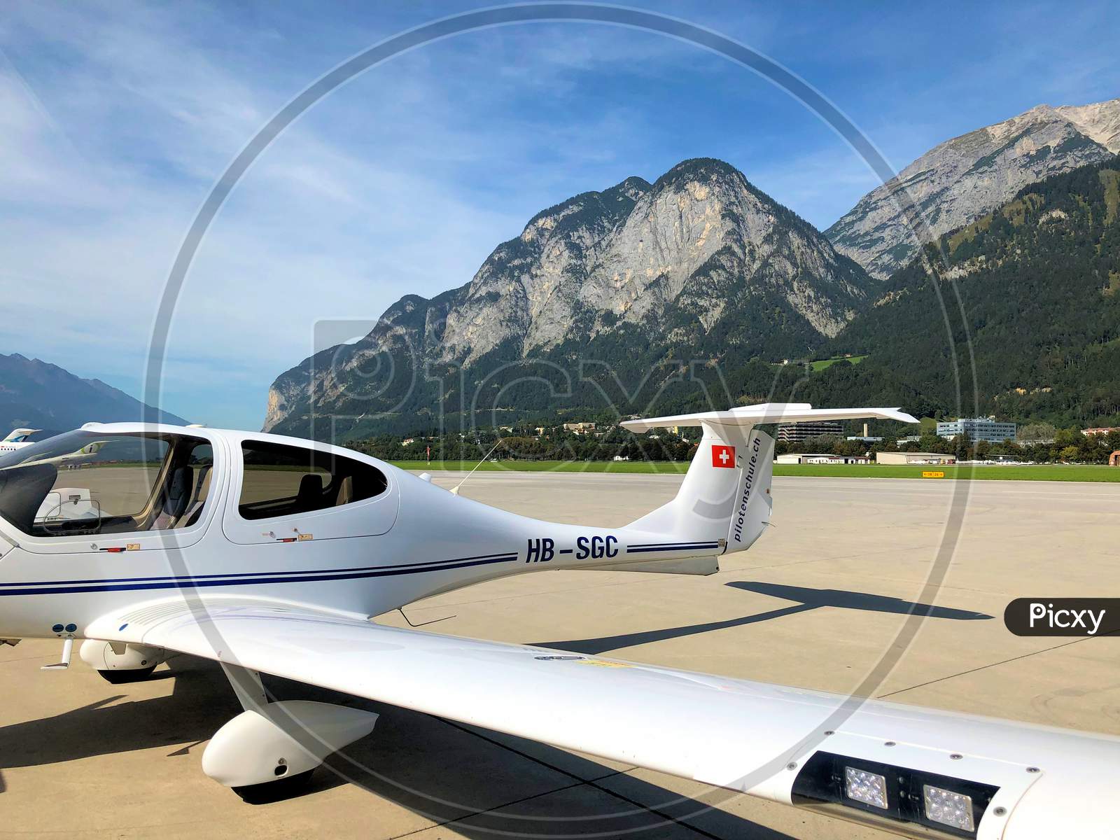 Diamond Da-40 At The Airport In Innsbruck In Austria 20.9.2019