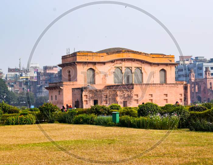 Stock-Photo-17Th Century Mughal Tomb Of Pari Bibi In Lalbagh Fort Also Known As Kella Lalbag Or Fort Aurangbad Fort Complex, Historical Place In Dhaka City. Dhaka, Bangladesh.
