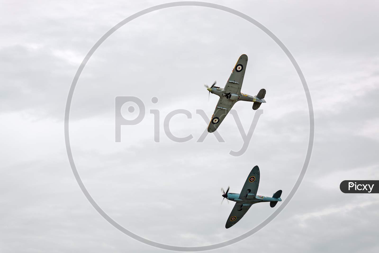 Image of Supermarine Spitfire Pr Xi Pl965 And Hawker Hurricane Mk.Iib ...