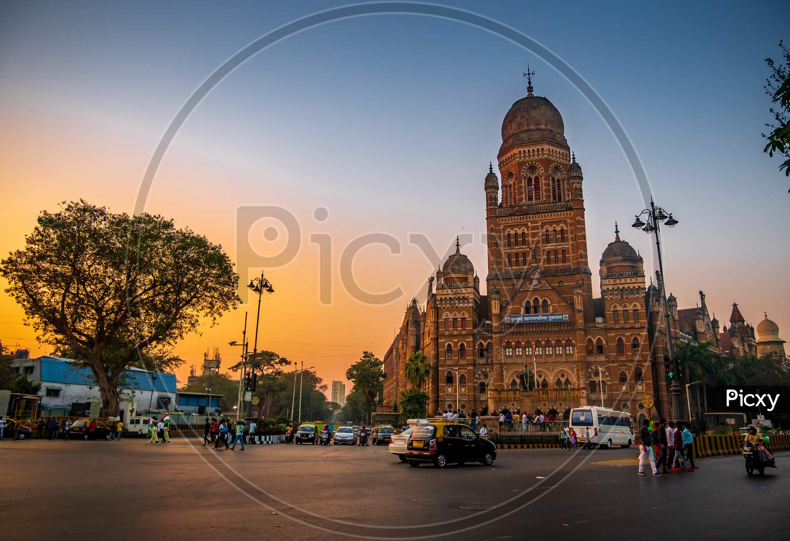 Running Taxis Near Bmc Municipal Building A Unesco World Heritage Site In Mumbai