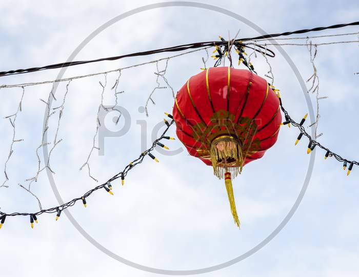 Singapore, Asia - February 3 : Chinese Lantern Outside A Temple In Singapore On February 3, 2012