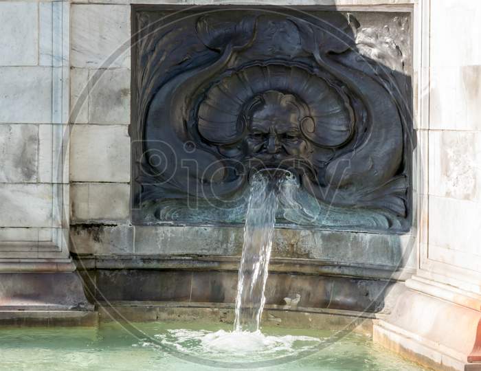 Fountain On Victoria Memorial Outside Buckingham Palace London