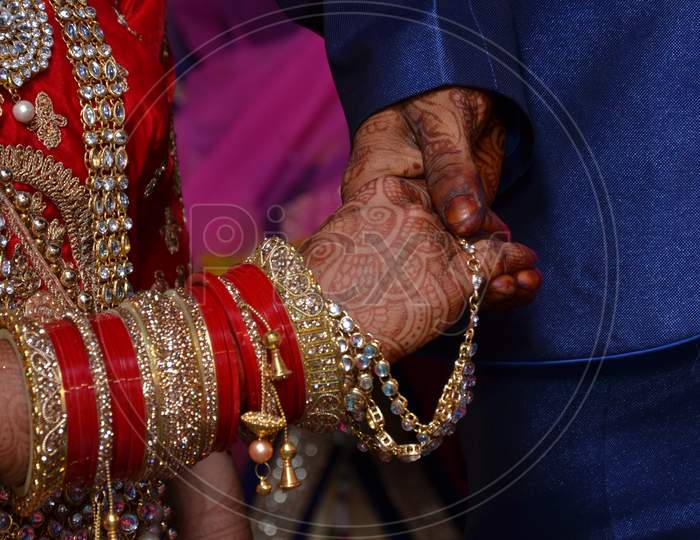 indian wedding couple heand theam