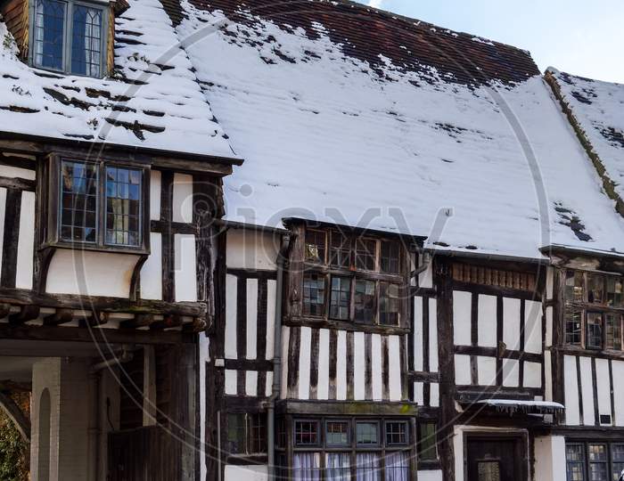 East Grinstead, West Sussex/Uk - February 27 : View Of An Old Building In The High Street East Grinstead On February 27, 2018