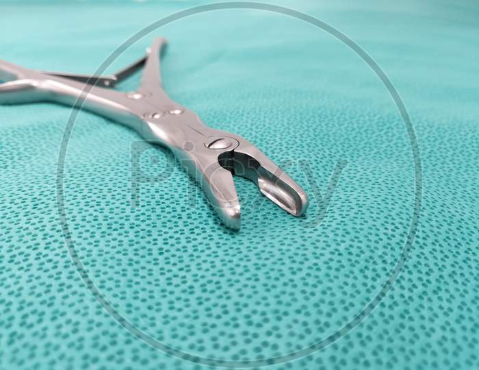 Orthopaedical Surgical Instrument Double Action Bone Nibbler