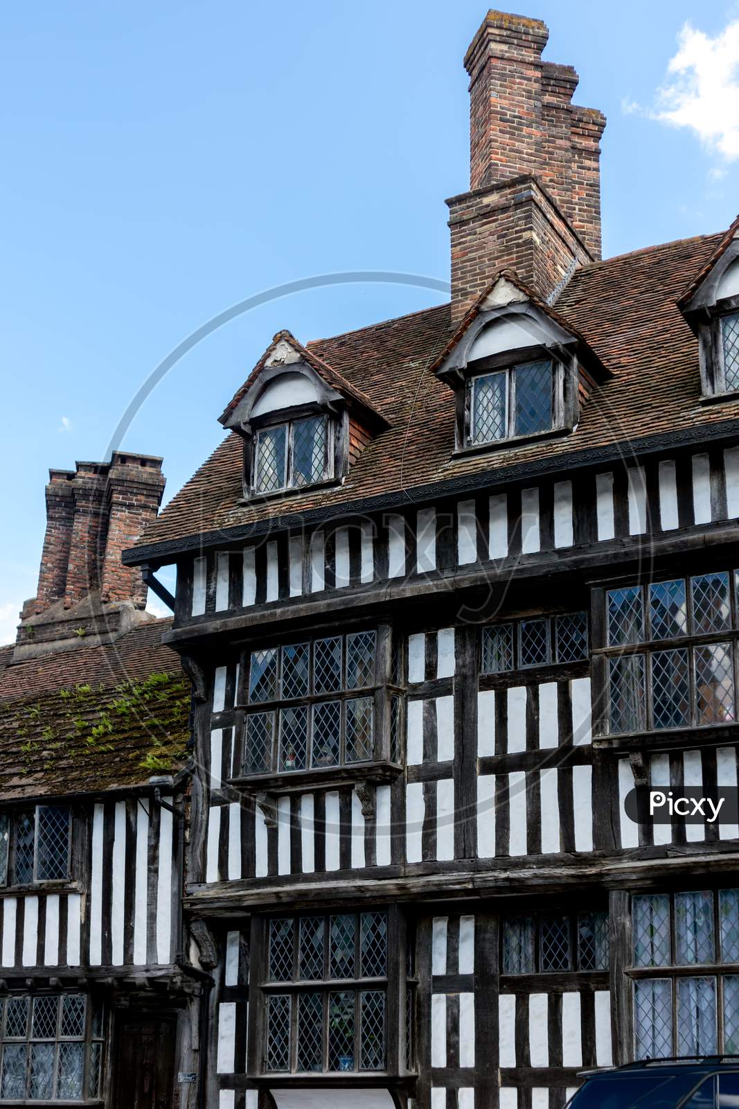 East Grinstead, West Sussex/Uk - August 3 : View Of An Old Building In The High Street East Grinstead On August 3, 2020