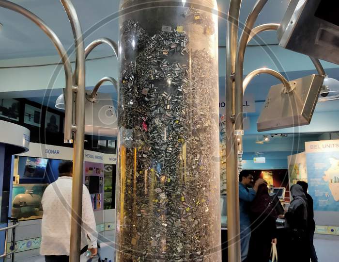 Data electronic chip exhibition store big capsule tube glass in bangalore