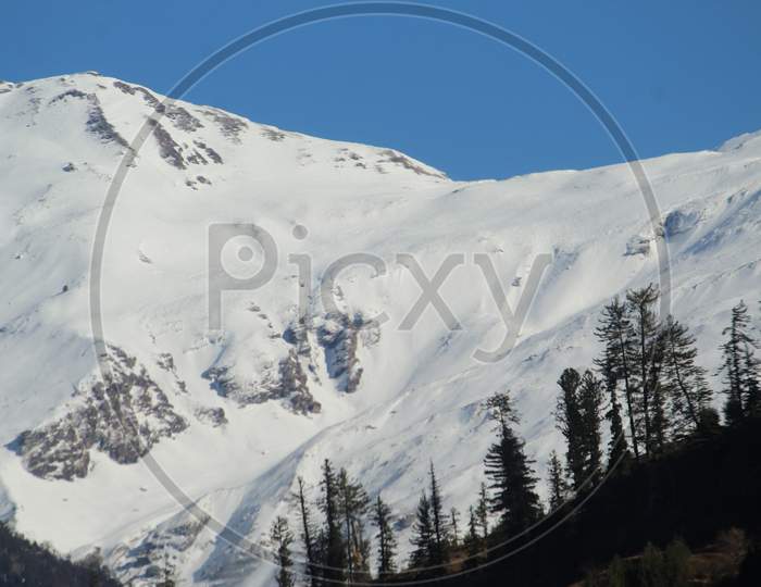 Manali snow mountain