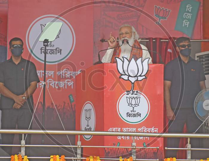 Prime Minister Narendra Modi held a public meeting in Burdwan in support of BJP candidates from 16 assembly constituencies in Purba Bardhaman district.