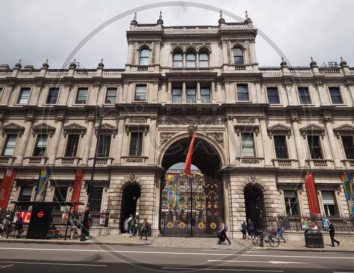 Image Of London, Uk - Circa June 2017: Burlington House Hosting The ...