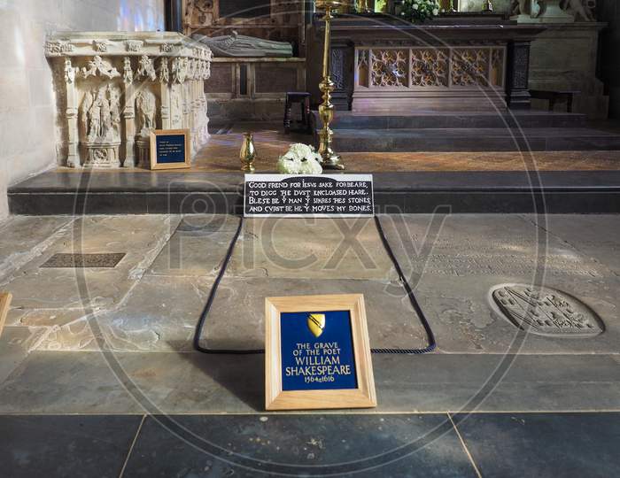 Image of Stratford Upon Avon, Uk - September 26, 2015: Grave Of William ...