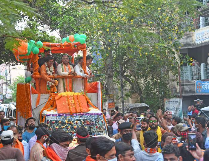 BJP West Bengal state president Dilip Ghosh held a road show in Burdwan in support of BJP candidate Sandip Nandi from Burdwan Dakshin assembly constituency