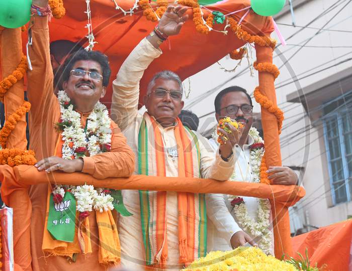 BJP West Bengal state president Dilip Ghosh held a road show in Burdwan in support of BJP candidate Sandip Nandi from Burdwan Dakshin assembly constituency