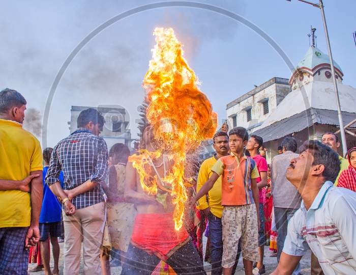 fire play a ritual during gajon festival
