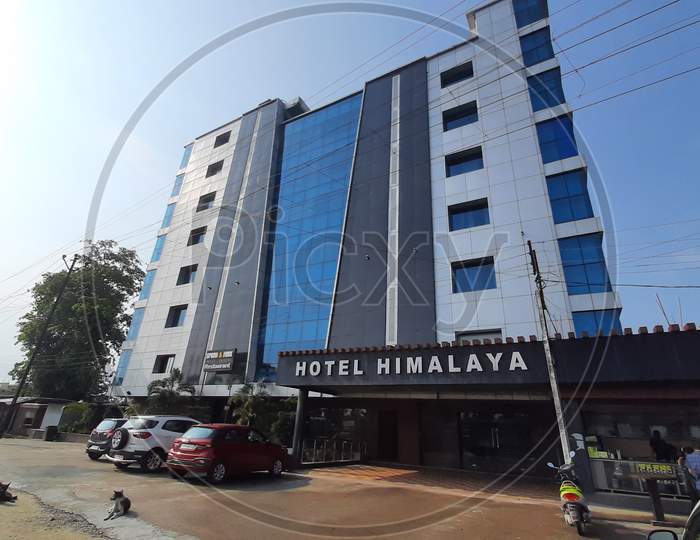 Hotel Himalaya beside National Highway 27 in Bongaigaon
