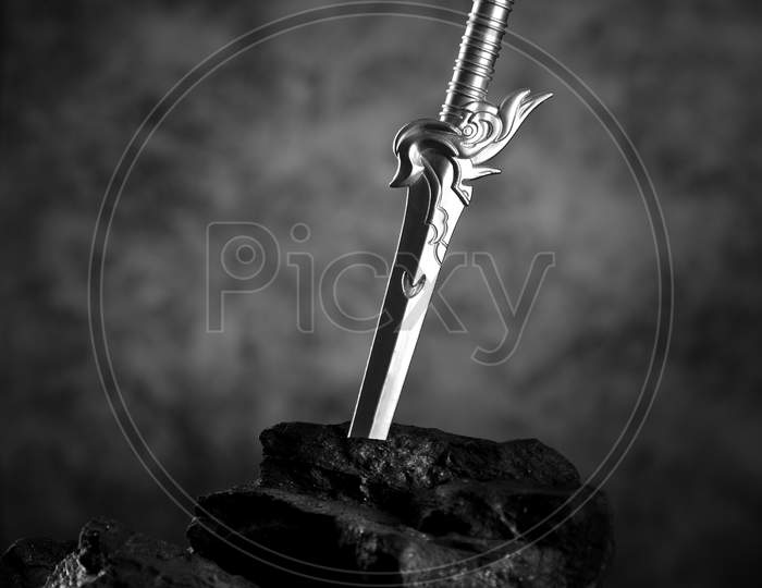 King Arthur'S Sword - Excalibur In Black Stone