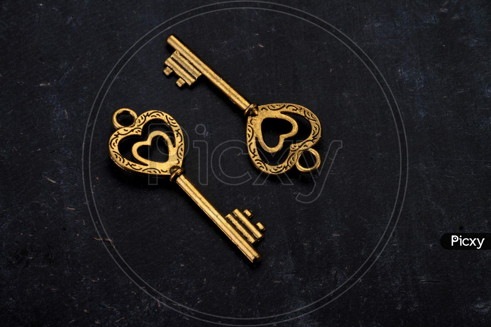 Unlock My Heart - Two Heart Shaped Golden Vintage Keys