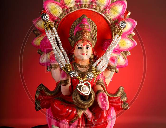 Beautifully Decorated Hindu Goddess Laxmi Statue / Idol
