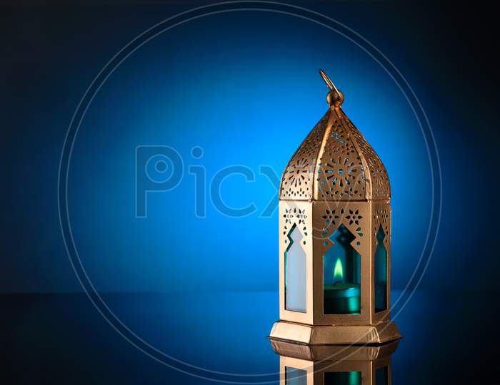 Gold And Blue Islamic Lantern For Ramadan / Eid Celebrations