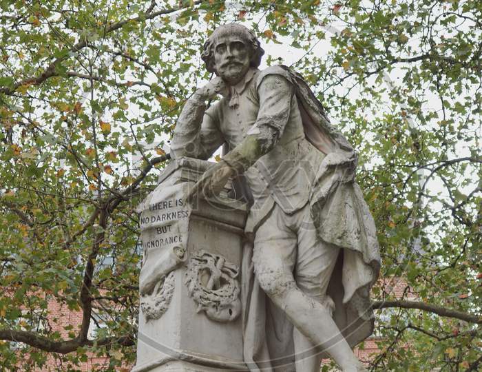 Shakespeare Statue In London