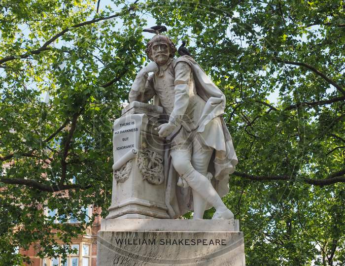 Shakespeare Statue In London