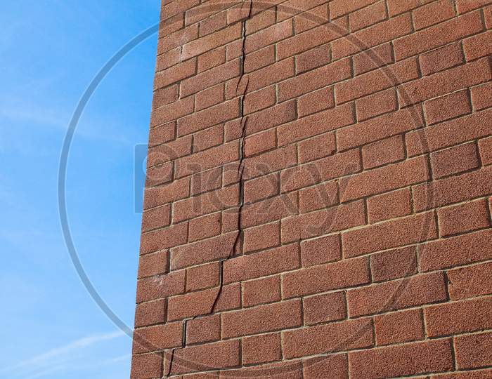 Cracked Wall Detail