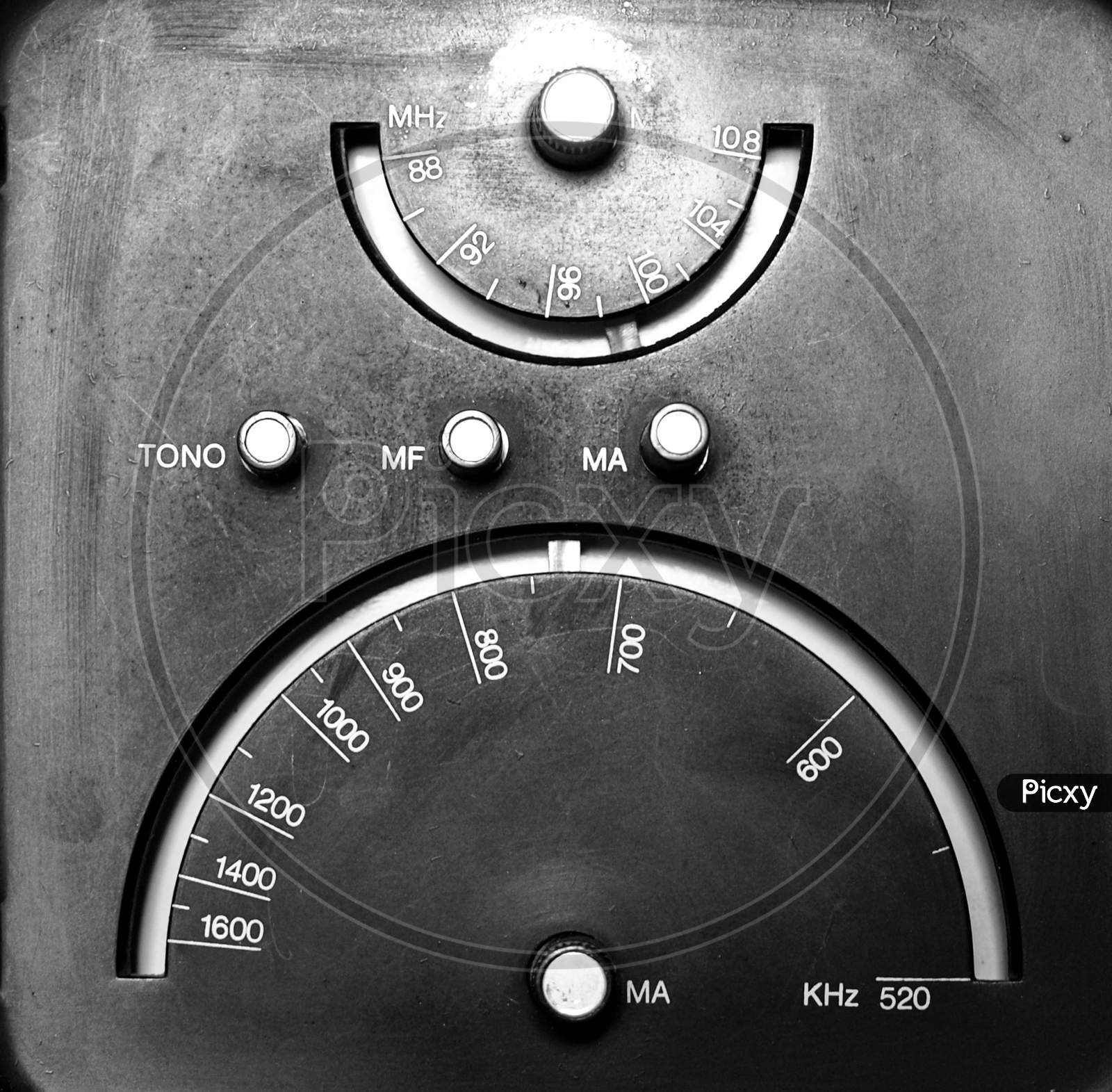 Old Am - Fm Radio Tuner