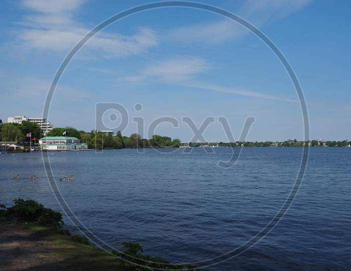 Aussenalster (Outer Alster Lake) In Hamburg