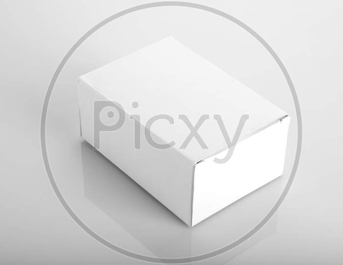 Clean White Blank Product Packaging Box For Mock Ups