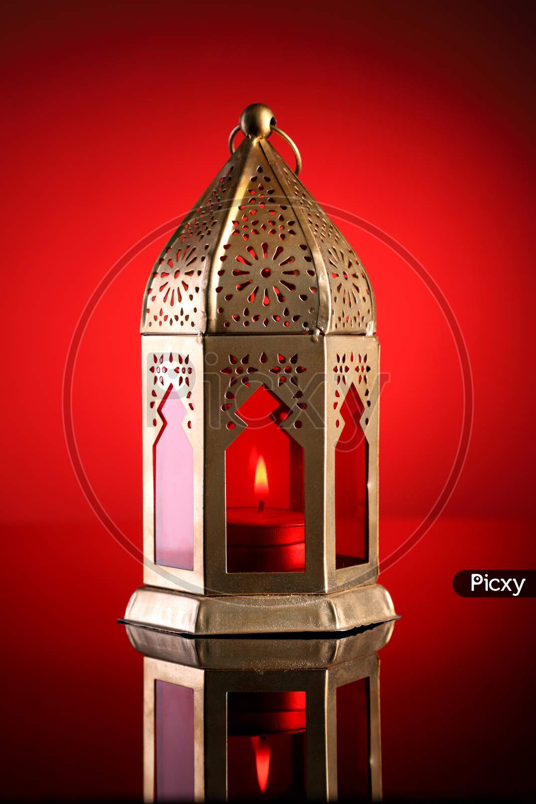 Gold And Red Islamic Lantern For Ramadan / Eid Celebrations