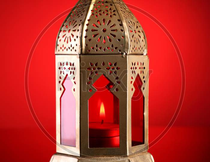 Gold And Red Islamic Lantern For Ramadan / Eid Celebrations