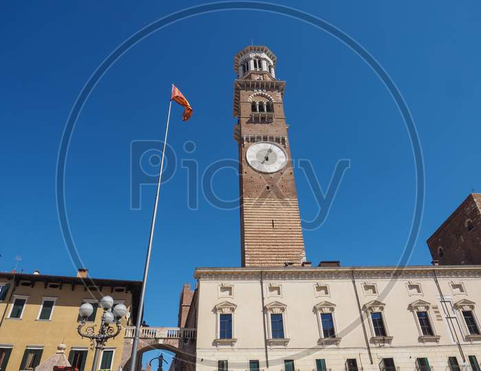 Piazza Delle Erbe In Verona