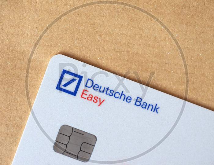 Image Of Deutsche Bank Easy Credit Card With Electronic Chip-HH443340-Picxy