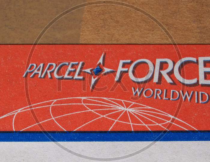 London, Uk - December 05, 2015: Logo Of Parcel Force Courier Part Of The Royal Mail Group