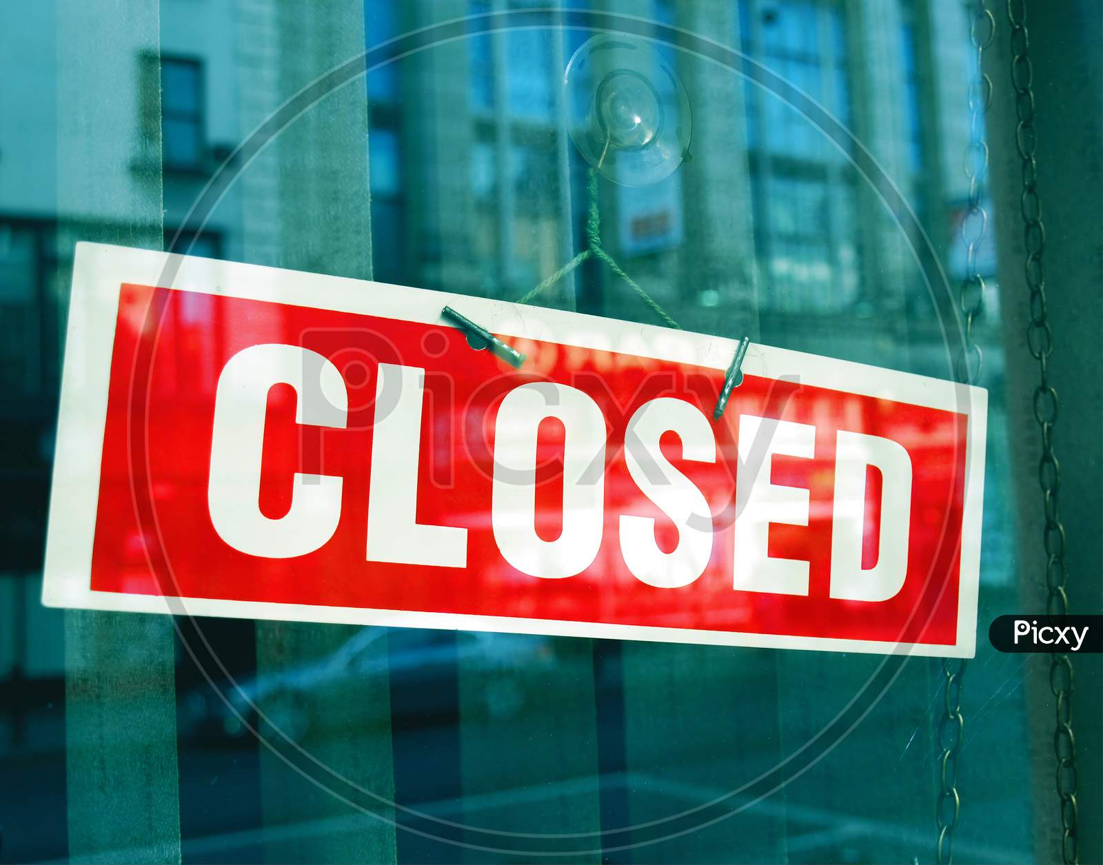 Image of Red Closed Sign-UY247599-Picxy