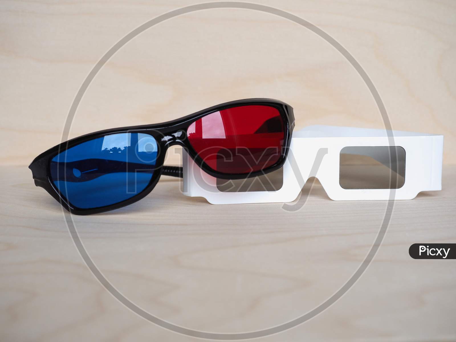 Red And Blue, And Polarised Glasses