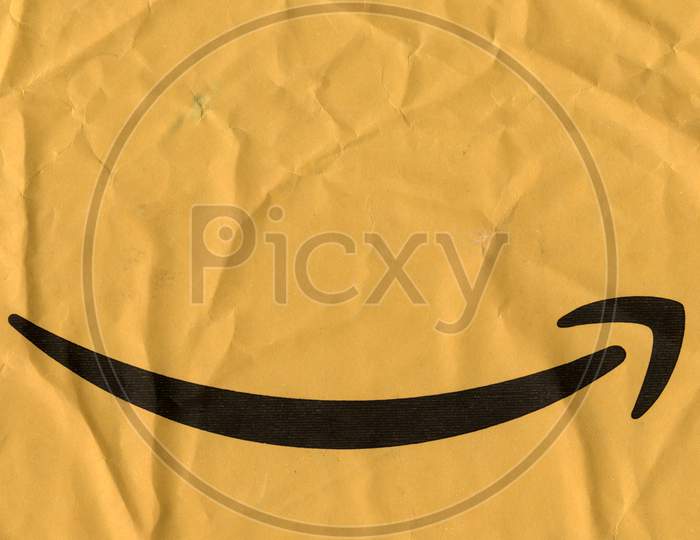 Seattle, Usa - Circa May 2018: Amazon Arrow Logo On A Packet